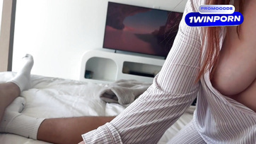 A nagy mellű tiszta mostohahúgicám beslisszant a hálószobámba hogy megugrálja a cerkámat Thumb