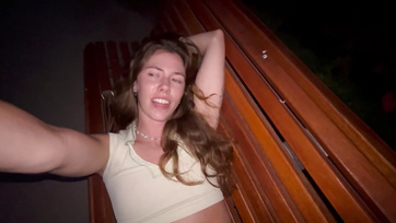 Nem sikerült a nyaralásomon bepasiznom, viszont naponta többször is maszturbáltam egy fergetegeset Thumb